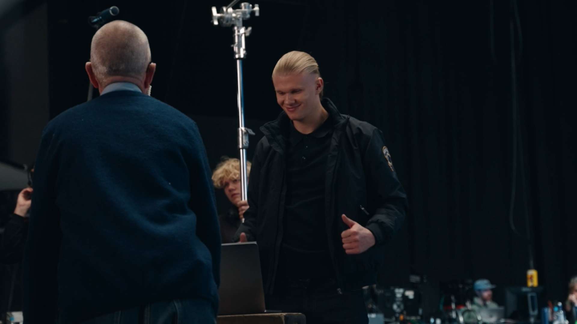 展开了一场 展开了一场